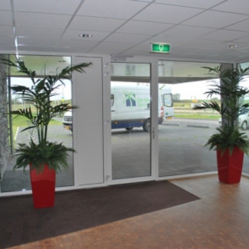 Mooie plantenbakken voor vereniging van Eigenaren Westpoint te Almere Mooie plantenbakken voor vereniging van Eigenaren Westpoint te Almere