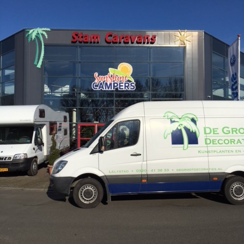 Kunstplanten en kunstpalmen voor Stam Caravans Elburg BV Kunstplanten en kunstpalmen voor Stam Caravans Elburg BV