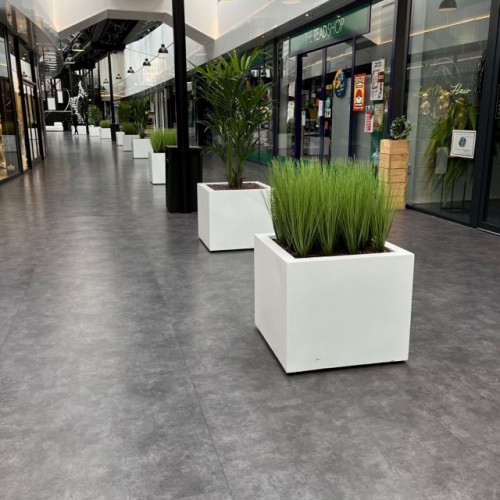 Winkelcentrum Kroonpassage te Lelystad - kunstplanten in plaats van echte planten